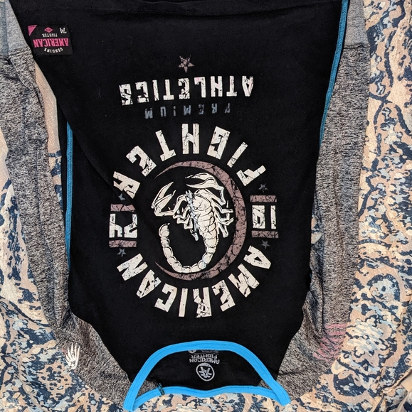 Tops - Picture 7 of 12